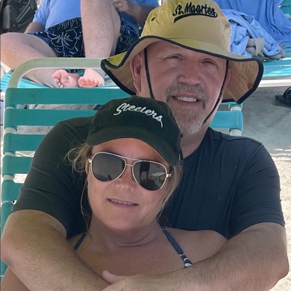 Meet your Poshers, Vickie and Bart - Picture 5 of 6